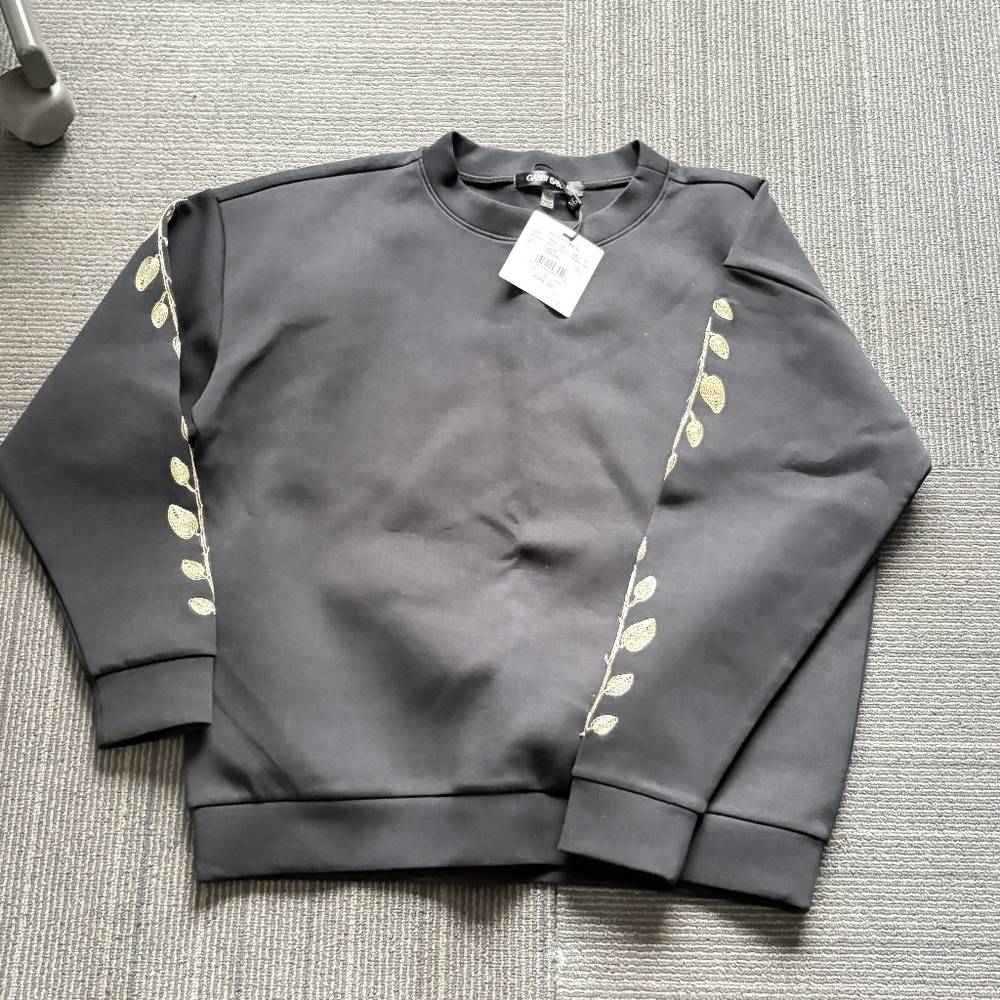 Melanie Lyne black sweatshirt with gold embroidered sleeve nwt Large